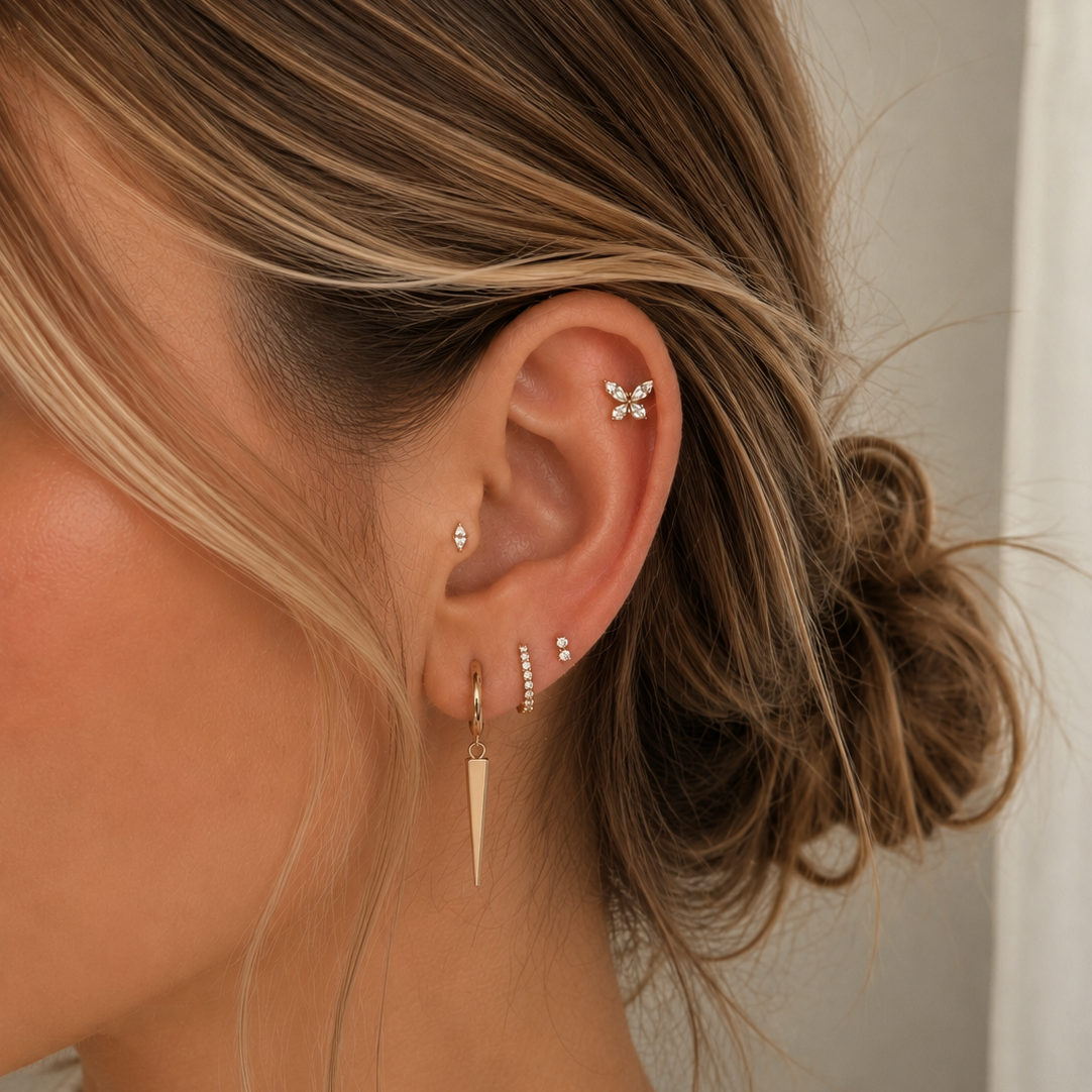 Butterfly Flat Back Labret Stud Gold