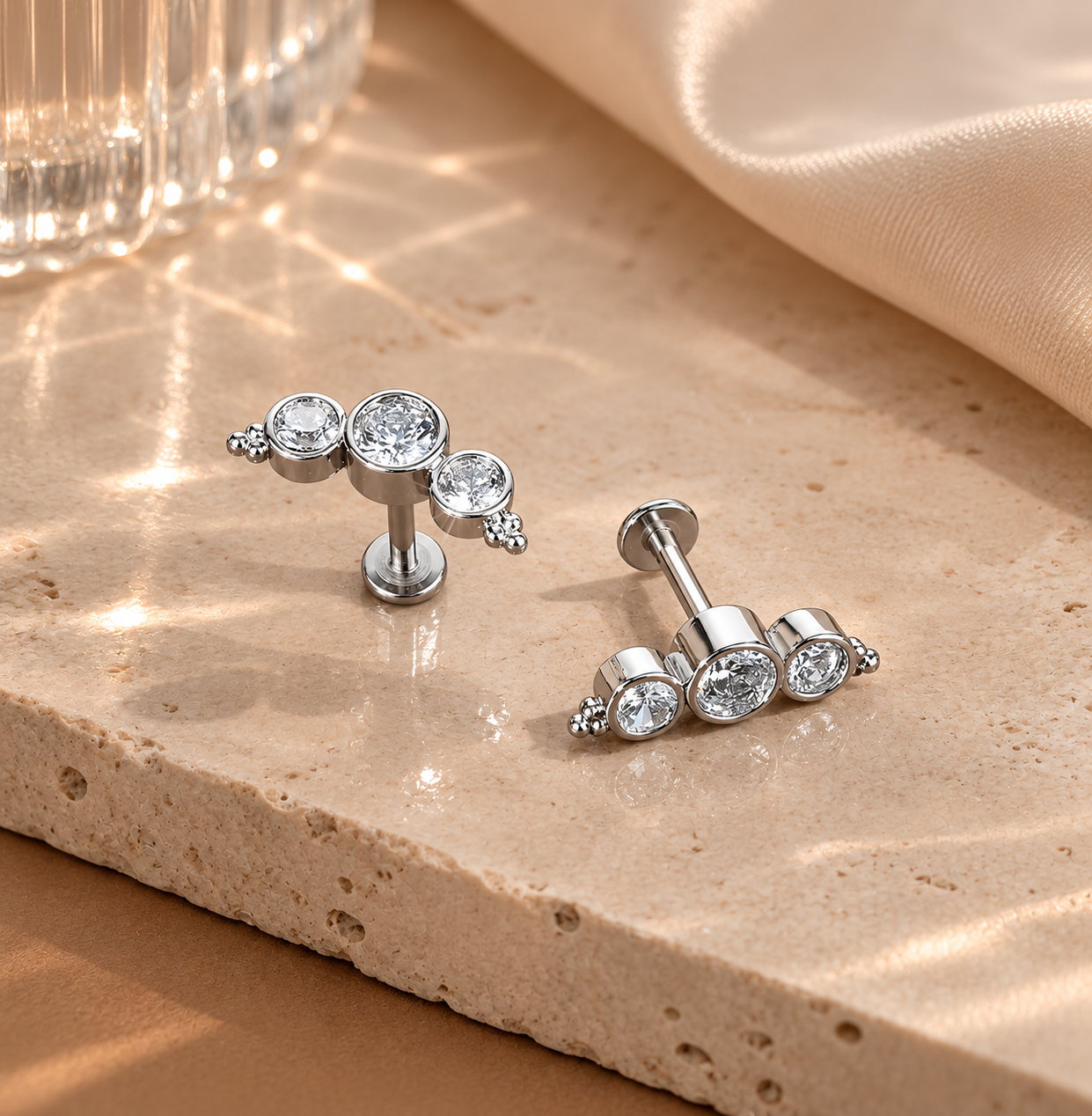 Bezel Sparkle Flat Back Labret Stud Silver