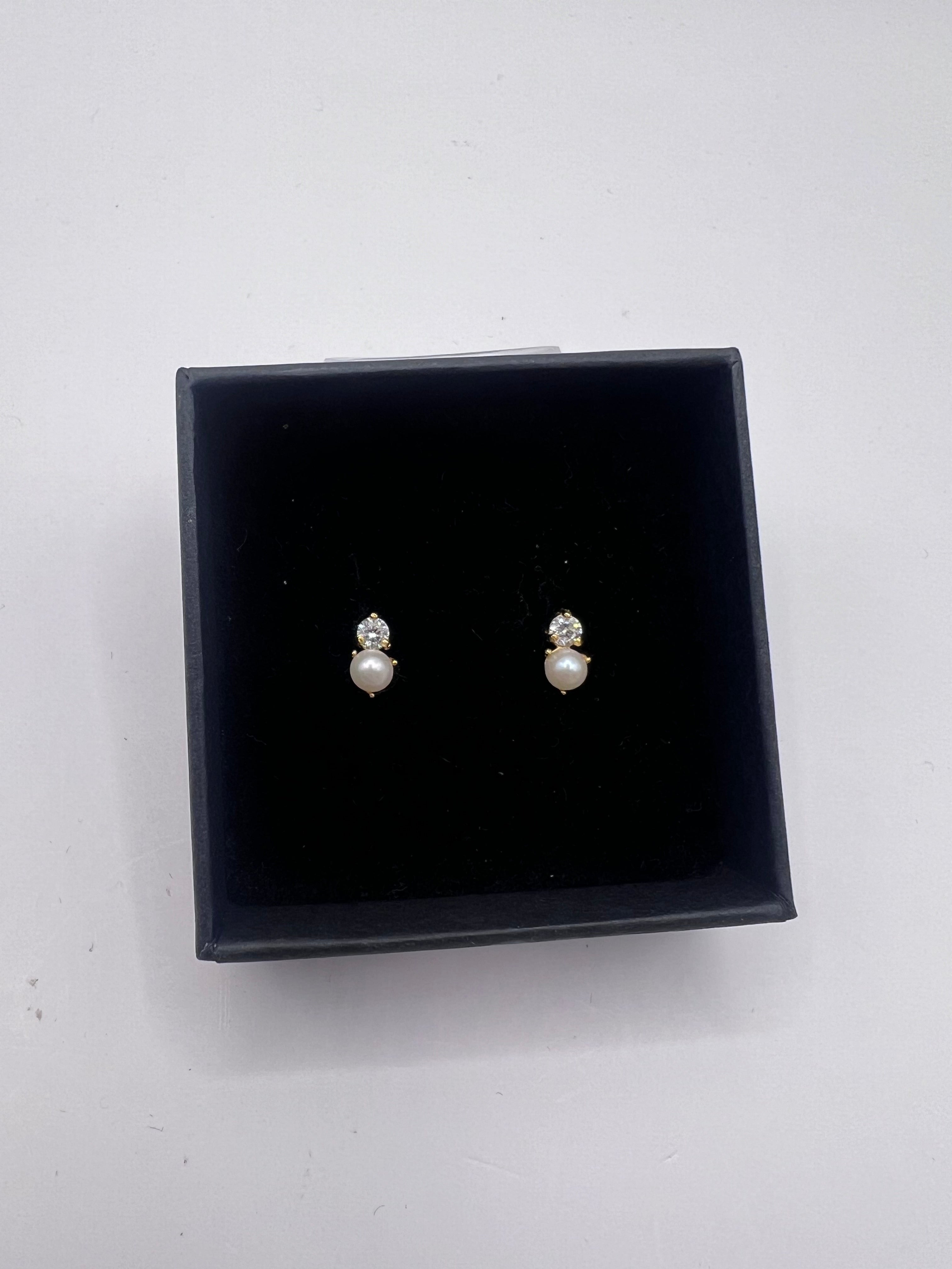 pearl sparkle  studs