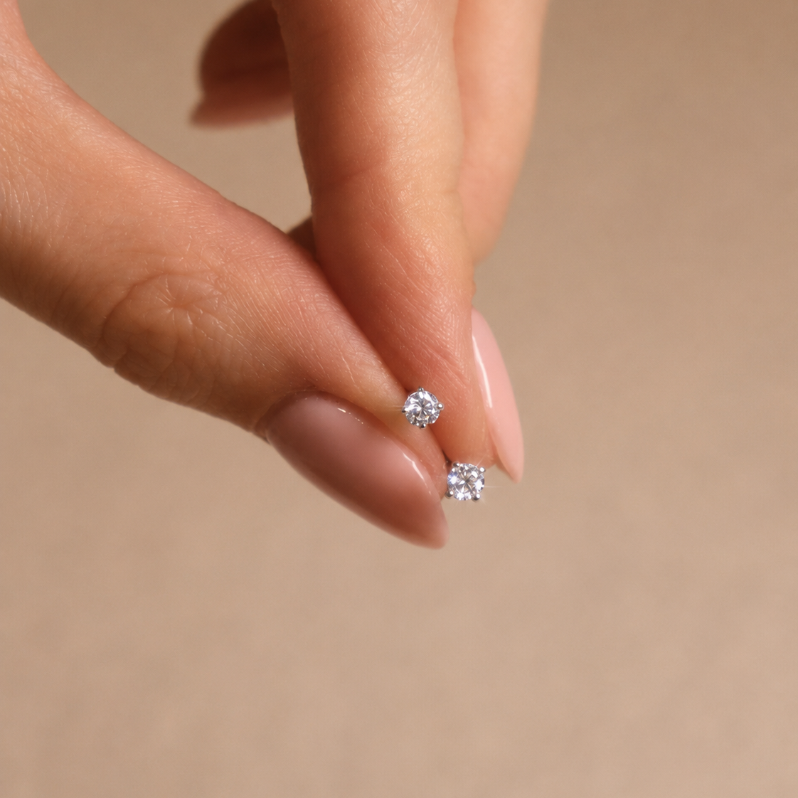 Crystal Horseshoe Barbell Stud Gold
