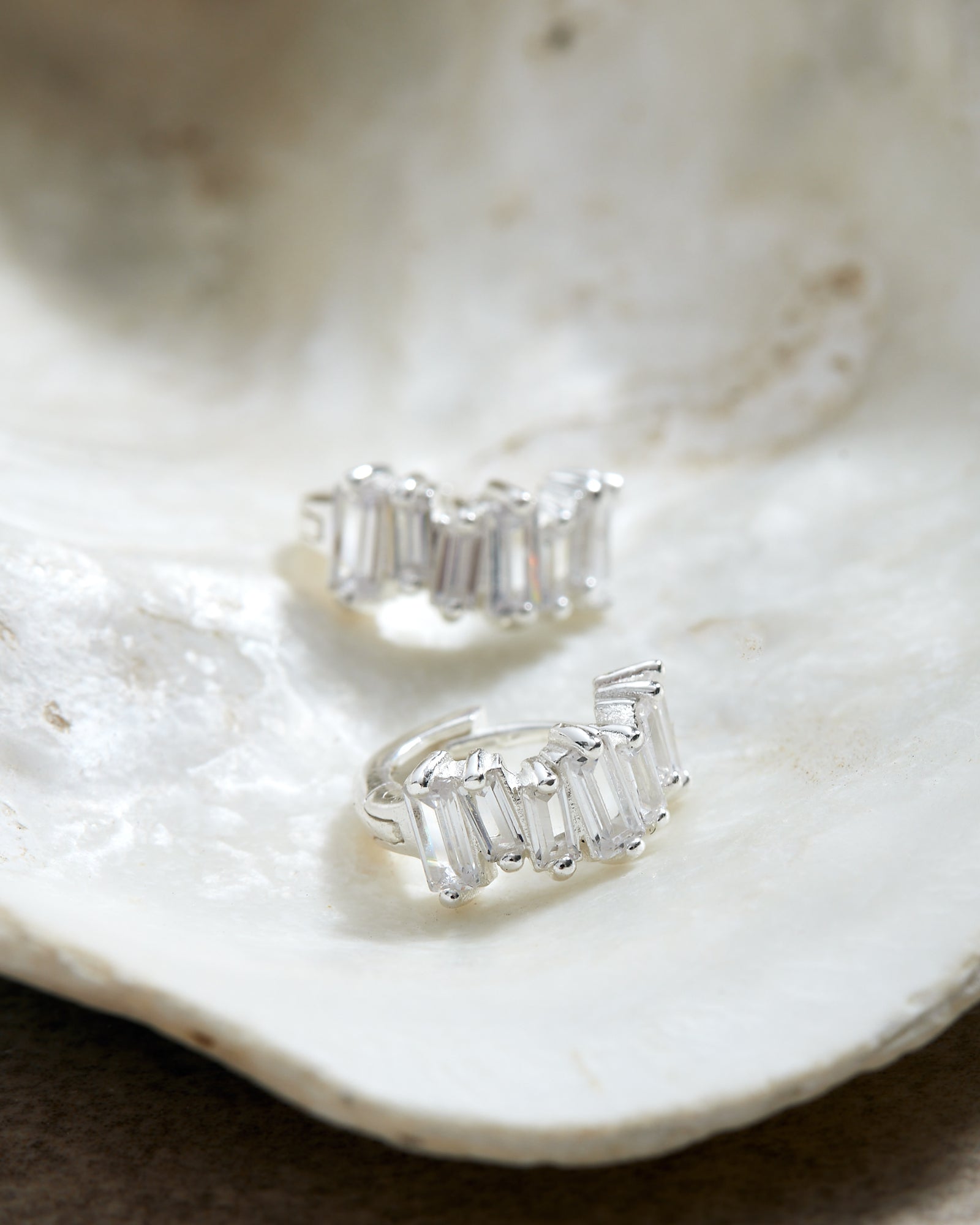 Huggies w Hanging Rose Quartz Baguette Silver